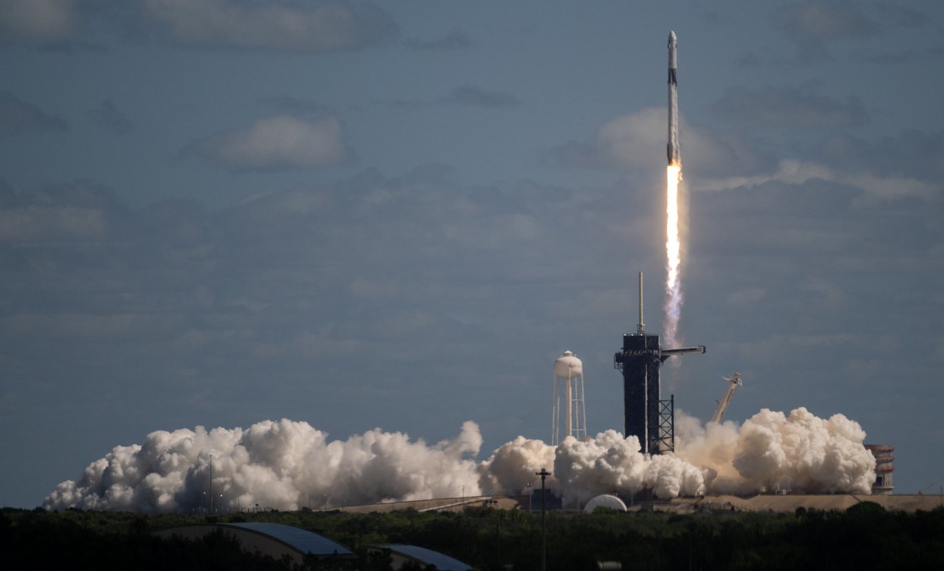 Bemandet opsendelse til rumstationen med en Falcon 9-raket. 